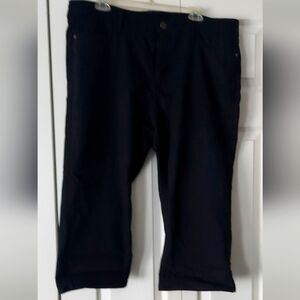 Liz Claiborne woman's capris